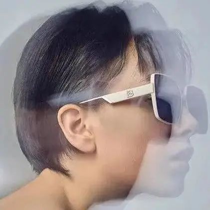 ç²¾å‡†é�¿é›· </p><p>　　 é€‰å¯¹å¢¨é•œï¼Œå ªæ¯”æ•´å®¹