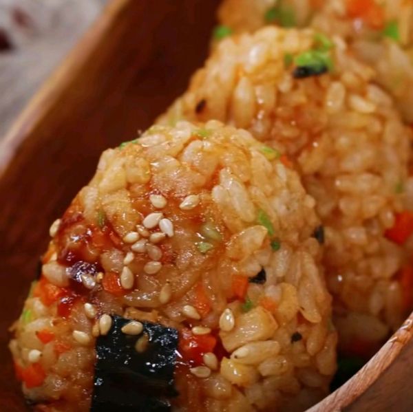 日式飯團的做法,日式飯團的做法和配料