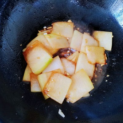 清炒冬瓜的做法（媲美大厨清炒冬瓜的烹饪方法）