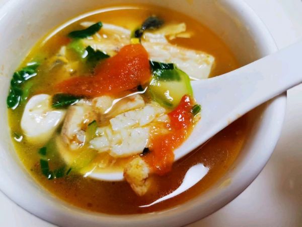 黄骨鱼熬汤的做法(醇厚美味，黄骨鱼熬汤新品味)