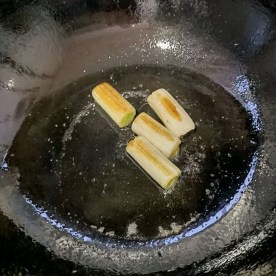 翻山越岭只为这道葱烧海参