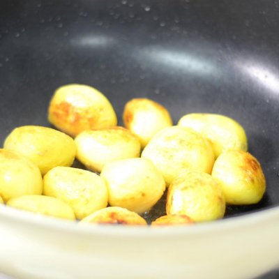 五花肉燒土豆,五花肉燒土豆的做法