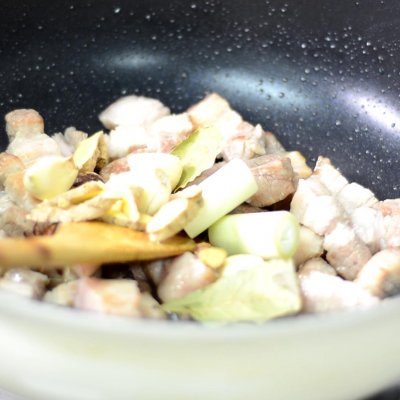 五花肉燒土豆,五花肉燒土豆的做法