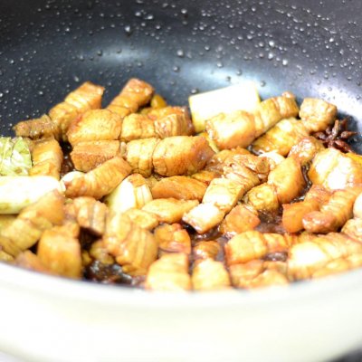 五花肉燒土豆,五花肉燒土豆的做法