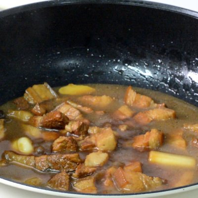 五花肉燒土豆,五花肉燒土豆的做法