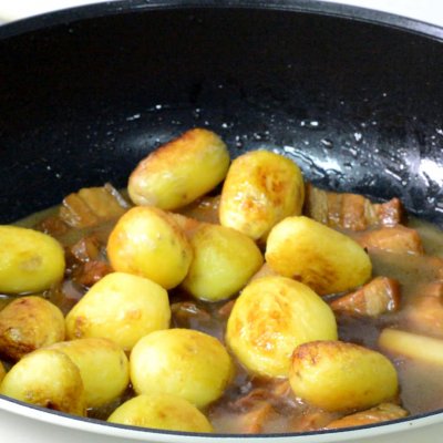 五花肉燒土豆,五花肉燒土豆的做法