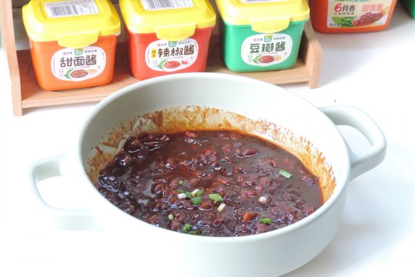 肉丁炸酱怎么做好吃（简单的炸酱肉丁酱制作步骤）