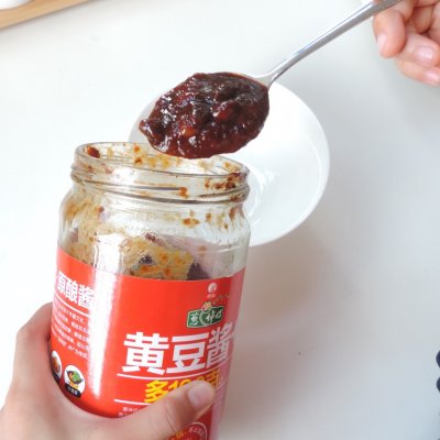 肉丁炸酱怎么做好吃（简单的炸酱肉丁酱制作步骤）