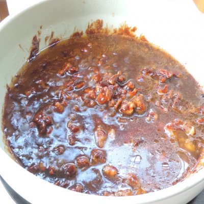 肉丁炸酱怎么做好吃（简单的炸酱肉丁酱制作步骤）