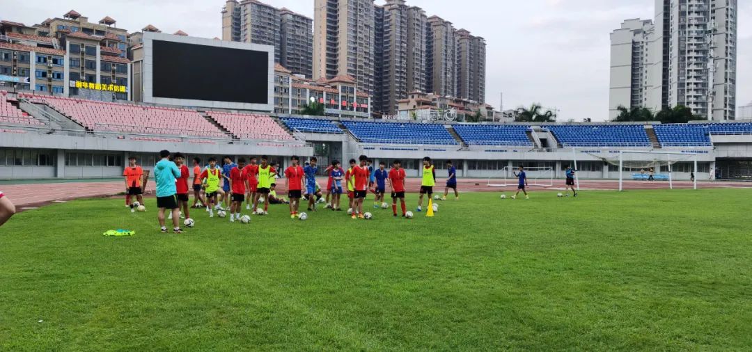 【报名】2021年东兴市全民健身足球培训班6月24日开班！