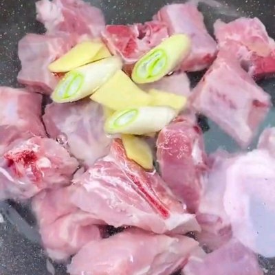 营养排骨汤(教你简单营养又健康的营养排骨汤)