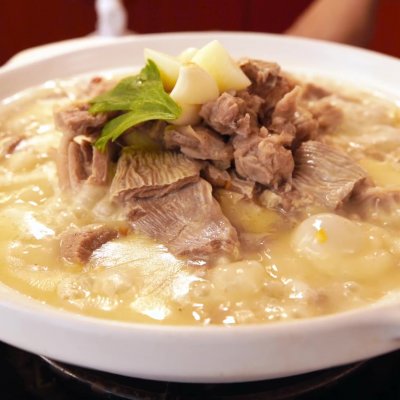 吃对蒜闷羊肉,汤鲜肉美,每一口都是极致享受
