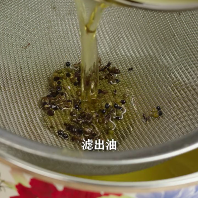 花椒油怎么做（自制花椒油凉拌菜拌面腌肉来一勺超级香）