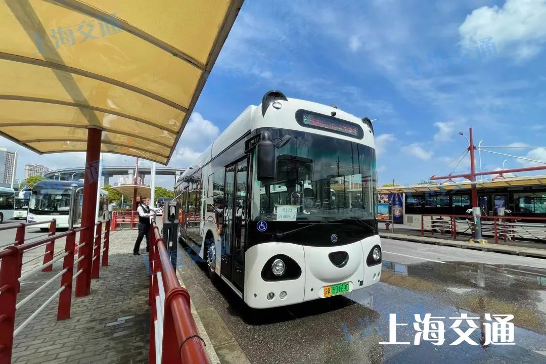 公交车、地铁内也可以约会？上海十大非常非常特别的“景点”你都打卡了吗
