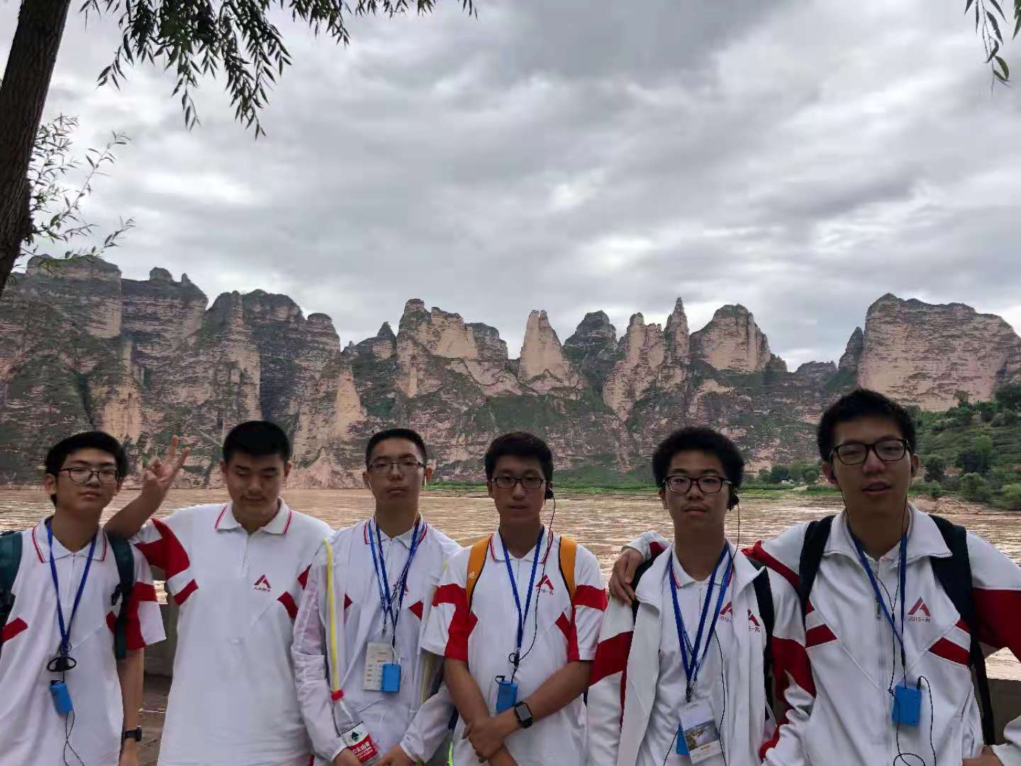 对话高考687分的重症眼疾学子：不跟其他人作比较，保持平常心