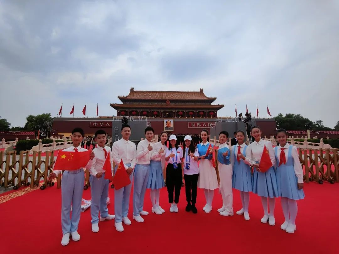 建党100周年庆祝大会活动服装是他们设计的