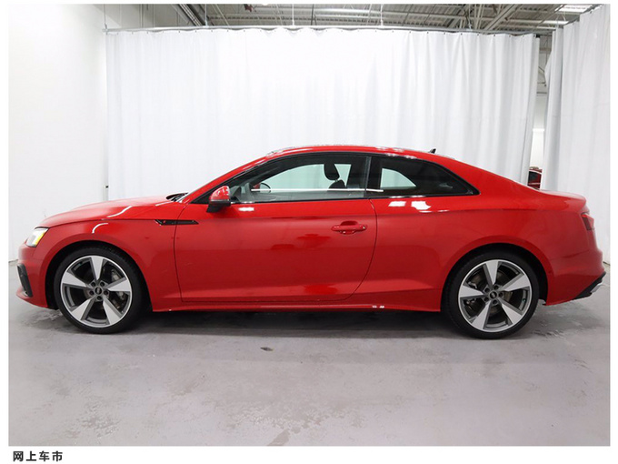 奥迪“A4轿跑版”实拍！搭2.0T引擎，双门溜背造型，国内37万起售