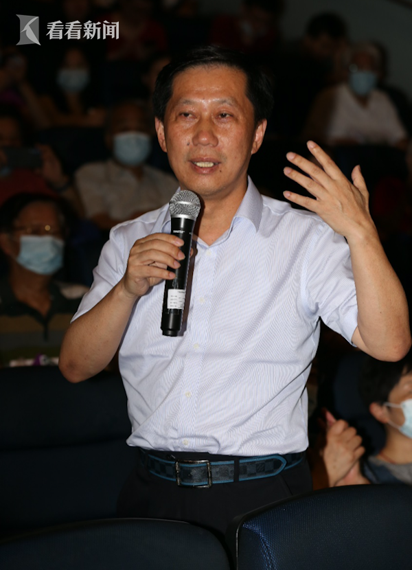 电影《大学》上海路演，清华老校友现场齐唱校歌