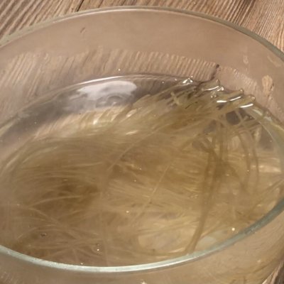 酸辣粉絲湯的做法,酸辣粉絲湯的做法家庭步驟