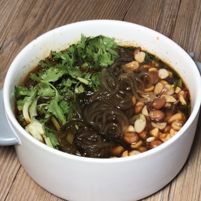酸辣粉絲湯的做法,酸辣粉絲湯的做法家庭步驟