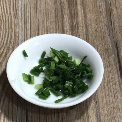 野生苦麻菜的做法大全（适合夏日食用的蒜香苦麻菜）