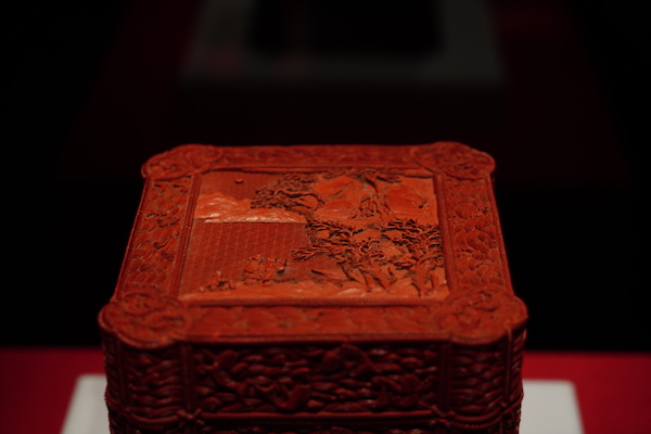 “百里千刀一斤漆”，故宫藏乾隆朝漆器在京展出