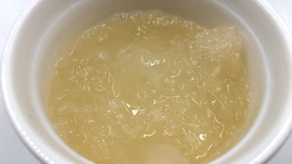 冰糖银耳羹，浓浓的胶质，甜甜蜜蜜，原料和制作过程都超简单