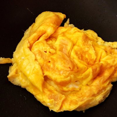 蒜苔炒鸡蛋的做法（美味烹饪指南蒜苔炒鸡蛋）
