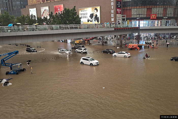 遇到暴雨洪水怎么办？自救、互救指南来了