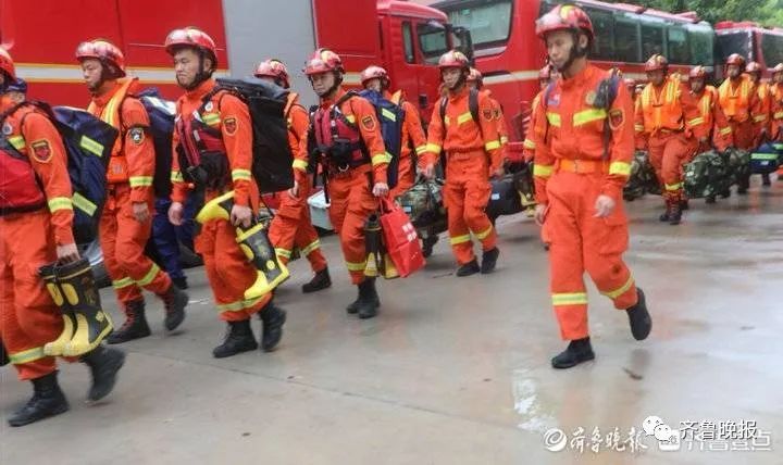 鲁A、鲁M、鲁K 新乡整条街都是山东救援队！网友：可以永远相信山东