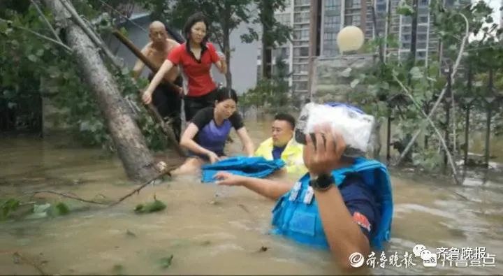 鲁A、鲁M、鲁K 新乡整条街都是山东救援队！网友：可以永远相信山东