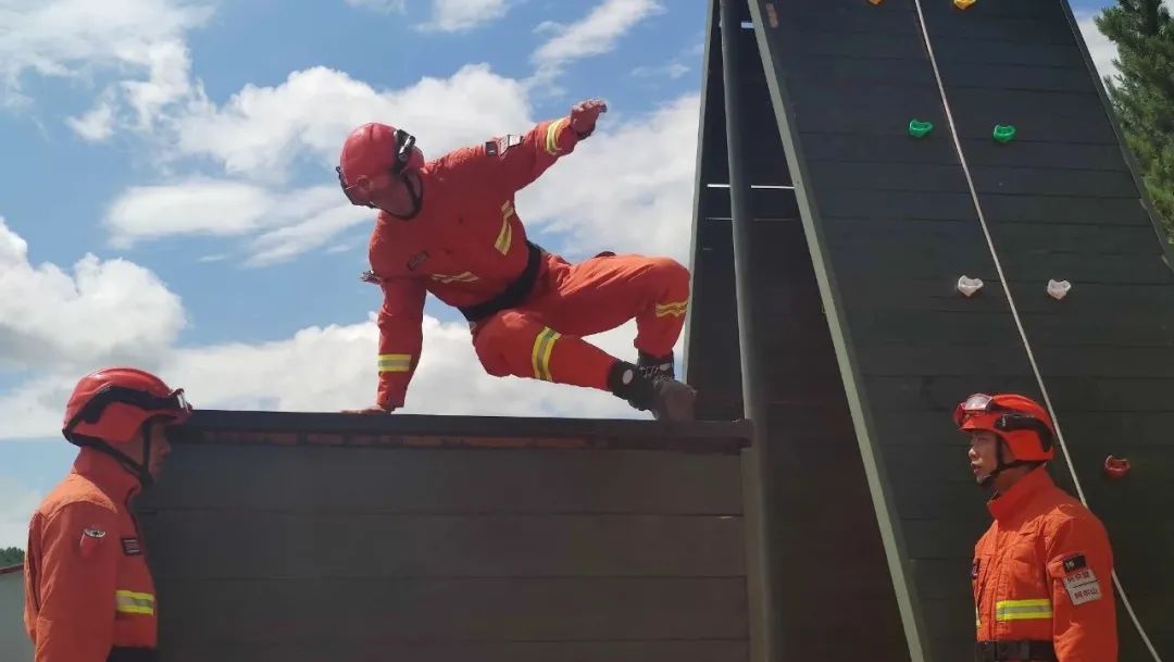 苦练本领 提升素质丨内蒙古森林消防总队全面展开2021年度夏秋季消防员晋升培训工作