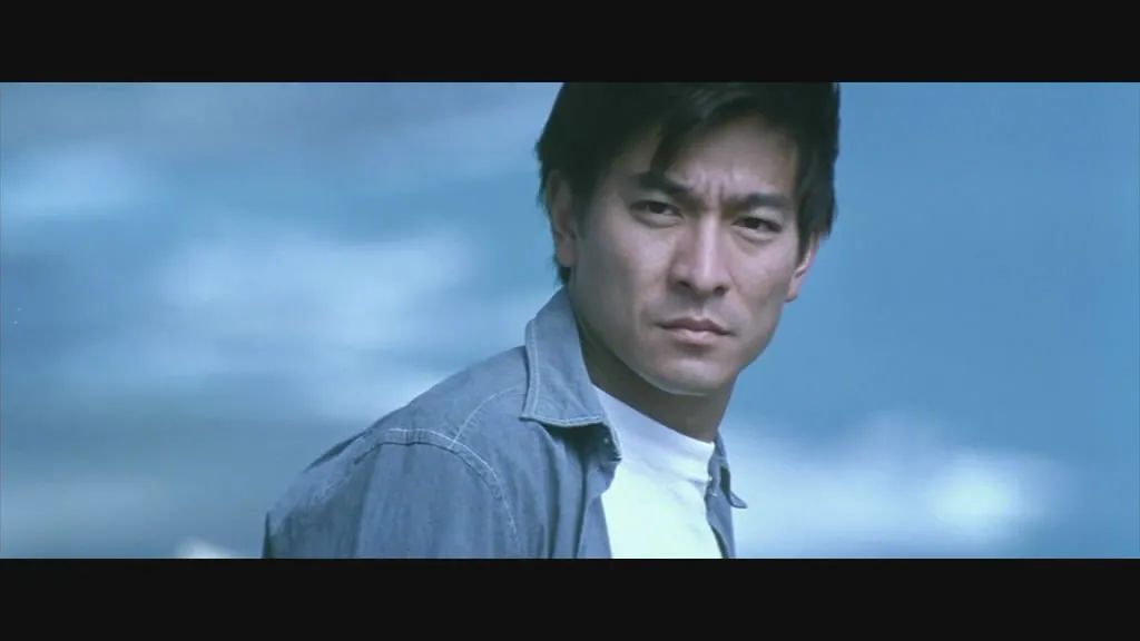 《黑金》剧照无数的银幕形象凝成刘德华独一份的单纯感.