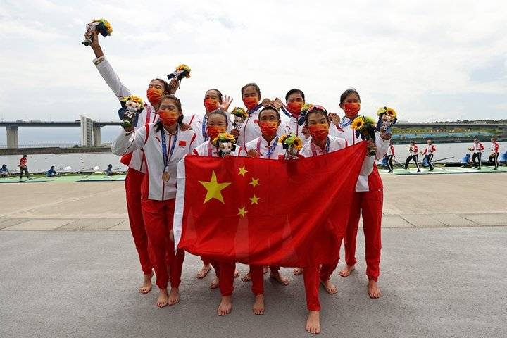 奥运会女子划船项目有哪些(奥运会赛艇女子八人单桨有舵手摘铜，里面有个咱德州姑娘郭淋淋)