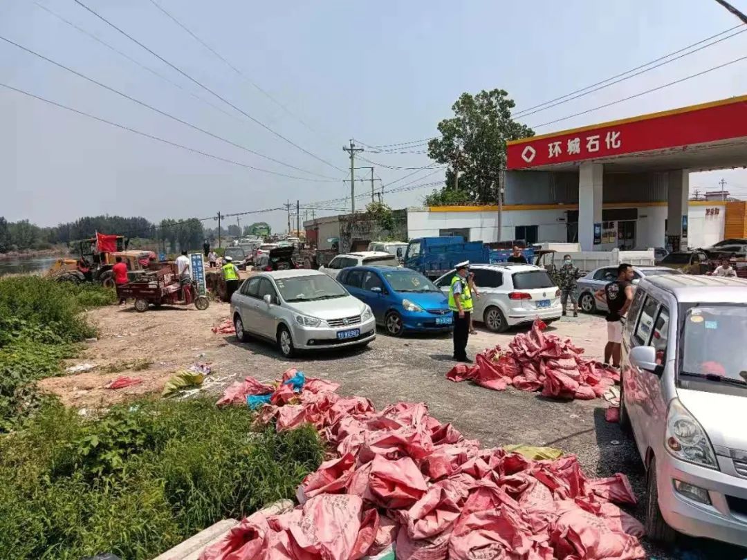 正能量丨暴风骤雨显担当，鹤壁交警全警动员保障人民群众生命财产安全