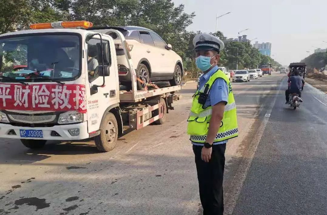 正能量丨暴风骤雨显担当，鹤壁交警全警动员保障人民群众生命财产安全