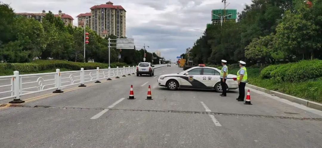 正能量丨暴风骤雨显担当，鹤壁交警全警动员保障人民群众生命财产安全