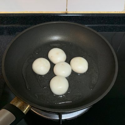 口蘑怎么做好吃（教你做简单易做香煎口蘑）