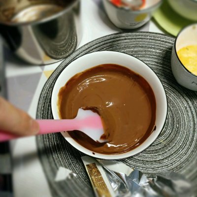 雪糕巧克力的做法（推荐超简单的自制巧克力冰淇淋）(图7)