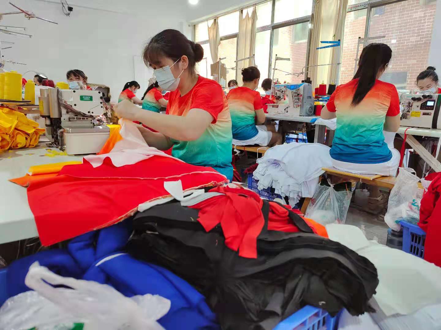 跳广场舞要几套衣服？——来自“广场舞服之乡”的答案