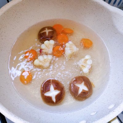 雞腿飯?jiān)趺醋?雞腿飯?jiān)趺醋龊贸杂趾?jiǎn)單