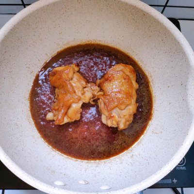 雞腿飯?jiān)趺醋?雞腿飯?jiān)趺醋龊贸杂趾?jiǎn)單