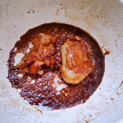 雞腿飯?jiān)趺醋?雞腿飯?jiān)趺醋龊贸杂趾?jiǎn)單