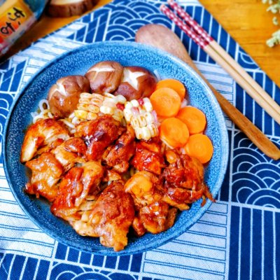 雞腿飯?jiān)趺醋?雞腿飯?jiān)趺醋龊贸杂趾?jiǎn)單