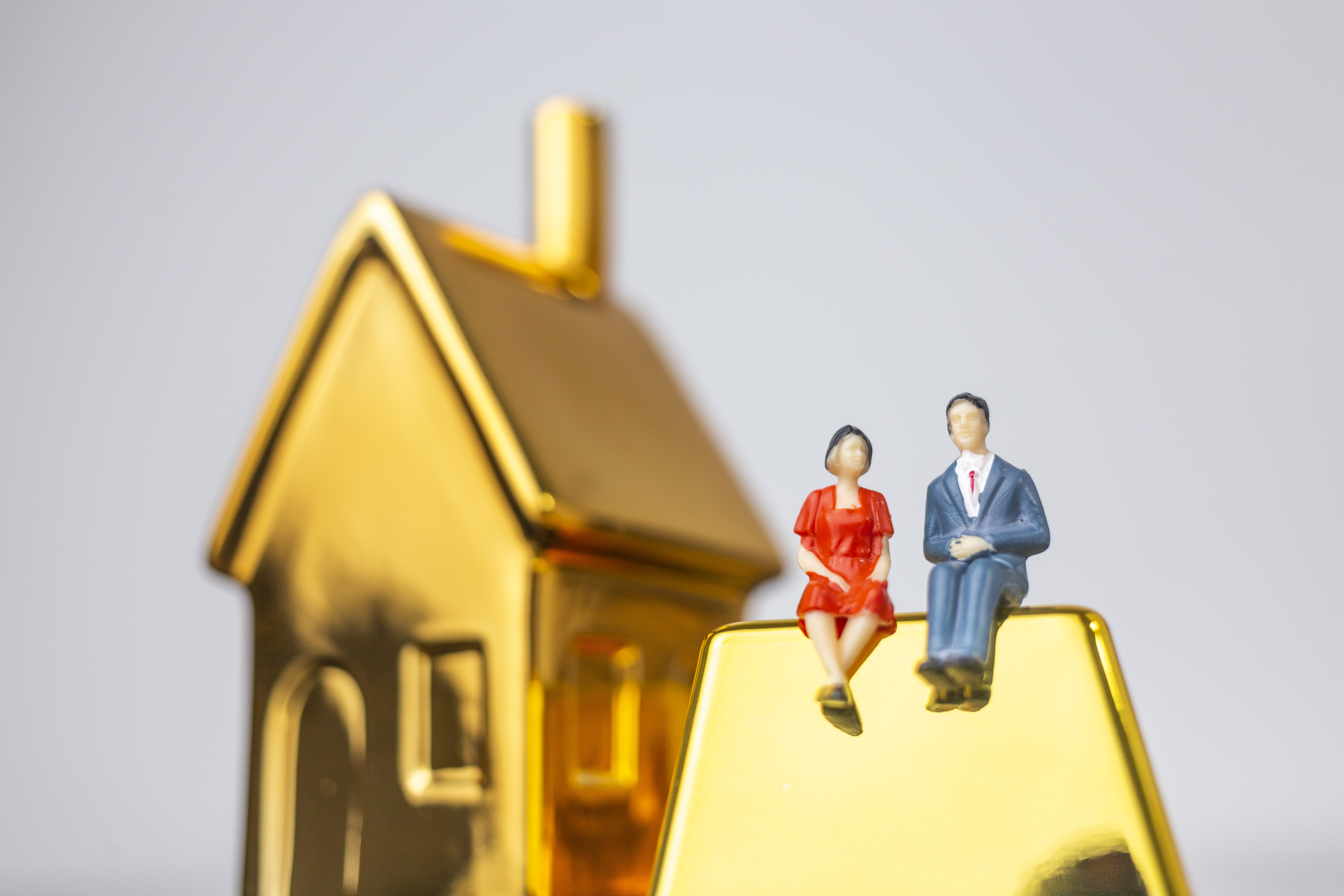 婚前贷款买房可以加女方名字吗（婚前买房可以写两个人的名字吗）
