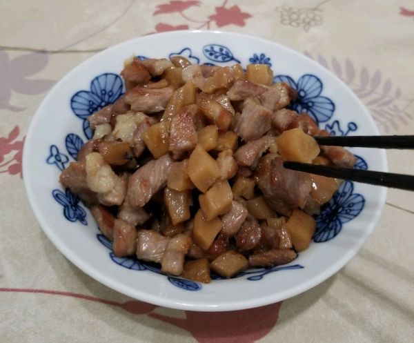 萝卜干炒什么菜好吃（鲜香爽脆的萝卜干炒肉的做法）