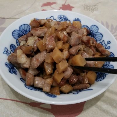 萝卜干炒什么菜好吃（鲜香爽脆的萝卜干炒肉的做法）