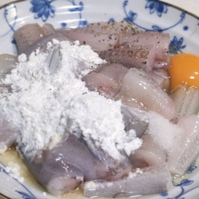 蘑古力椒盐豆腐鱼（九肚鱼）