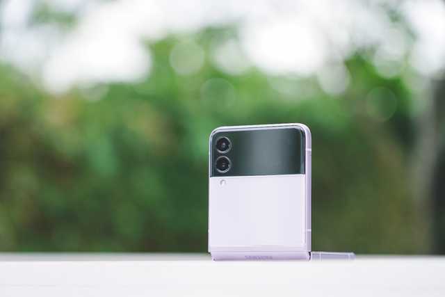三星Galaxy Z Flip3 5G评测：精致美学下的“粉饼盒”谁不爱？