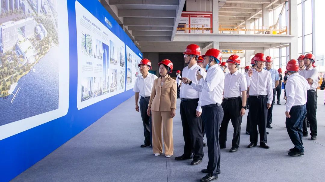 江苏省政府公布一批人事任免；黄钦、徐惠民获聘为江苏省政府参事；重磅！华润在苏州投资超500亿元｜苏商这一周